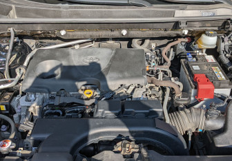 Подержанный автомобиль Toyota RAV4 2021 года (9 фото)