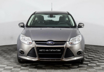Подержанный автомобиль Ford Focus Hatchback 2014 года (2 фото)