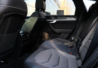 Подержанный автомобиль Volkswagen Touareg 2019 года (10 фото)