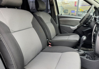 Подержанный автомобиль Renault Duster 2013 года (10 фото)