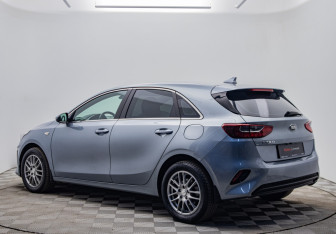 Подержанный автомобиль Kia Ceed Hatchback 2019 года (3 фото)