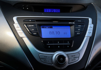Подержанный автомобиль Hyundai Elantra Sedan 2011 года (16 фото)