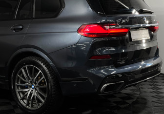 Подержанный автомобиль BMW X7 2019 года (24 фото)