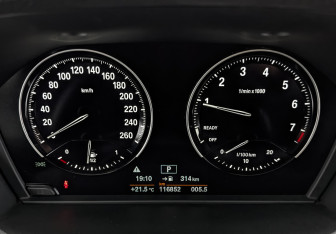 Подержанный автомобиль BMW X2 2019 года (16 фото)