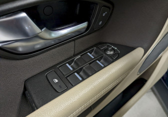 Подержанный автомобиль Land Rover Range Rover Evoque 2018 года (12 фото)