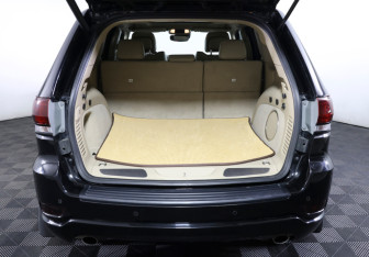 Подержанный автомобиль Jeep Grand Cherokee 2019 года (9 фото)