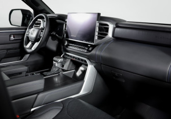 Подержанный автомобиль Toyota Sequoia 2023 года (9 фото)