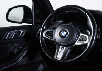 Подержанный автомобиль BMW X7 2020 года (17 фото)