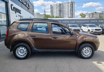 Подержанный автомобиль Renault Duster 2012 года (4 фото)