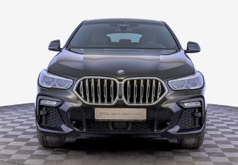 Подержанный автомобиль BMW X6 2020 года (2 фото)