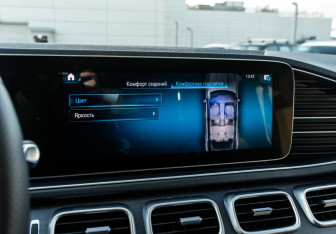 Подержанный автомобиль Mercedes-Benz GLE 2018 года (18 фото)