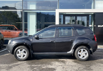 Подержанный автомобиль Renault Duster 2012 года (8 фото)