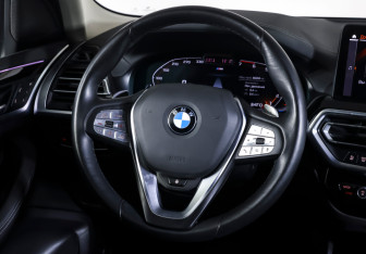 Подержанный автомобиль BMW X3 2022 года (14 фото)