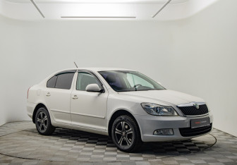 Подержанный автомобиль Skoda Octavia Liftback 2012 года (3 фото)