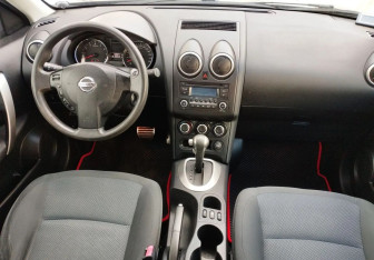 Подержанный автомобиль Nissan Qashqai 2013 года (9 фото)