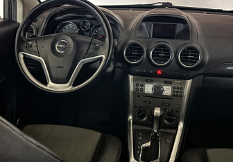 Подержанный автомобиль Opel Antara 2013 года (17 фото)