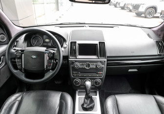 Подержанный автомобиль Land Rover Freelander 2013 года (13 фото)
