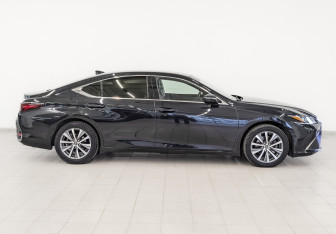 Подержанный автомобиль Lexus ES 2021 года (4 фото)