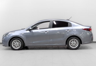 Подержанный автомобиль Kia Rio Sedan 2020 года (8 фото)