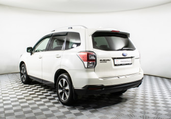 Подержанный автомобиль Subaru Forester Suv 2017 года (7 фото)