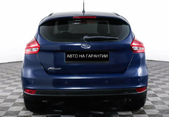 Подержанный автомобиль Ford Focus Hatchback 2016 года (6 фото)