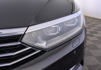 Подержанный автомобиль Volkswagen Passat Sedan 2019 года (10 фото)