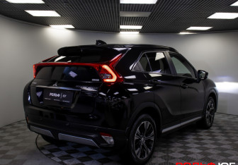 Подержанный автомобиль Mitsubishi Eclipse Cross 2019 года (21 фото)