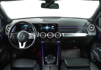 Подержанный автомобиль Mercedes-Benz GLB 2020 года (12 фото)