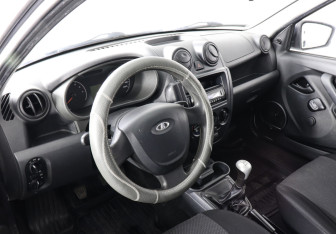 Подержанный автомобиль LADA (ВАЗ) Granta Liftback 2015 года (5 фото)