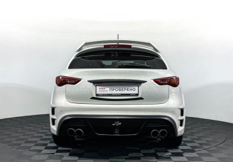 Подержанный автомобиль Infiniti FX 2013 года (6 фото)