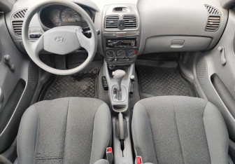 Подержанный автомобиль Hyundai Accent Sedan 2007 года (10 фото)