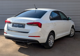 Подержанный автомобиль Skoda Rapid Liftback 2021 года (5 фото)