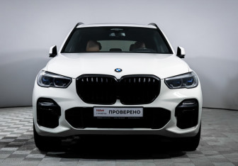 Подержанный автомобиль BMW X5 2019 года (2 фото)