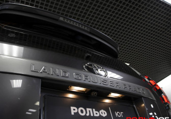 Подержанный автомобиль Toyota Land Cruiser Prado 2018 года (22 фото)