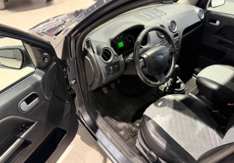 Подержанный автомобиль Ford Fusion 2008 года (5 фото)