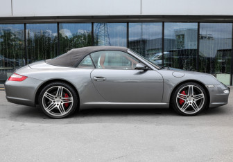 Подержанный автомобиль Porsche 911 Convertible 2007 года (5 фото)