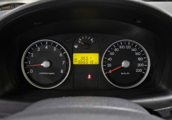 Подержанный автомобиль Hyundai Getz 2006 года (13 фото)