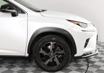 Подержанный автомобиль Lexus NX 2020 года (14 фото)