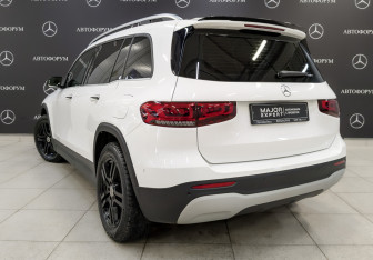 Подержанный автомобиль Mercedes-Benz GLB 2021 года (7 фото)