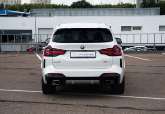 Подержанный автомобиль BMW X3 2021 года (6 фото)