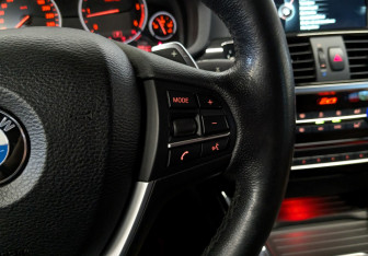 Подержанный автомобиль BMW X4 2015 года (26 фото)