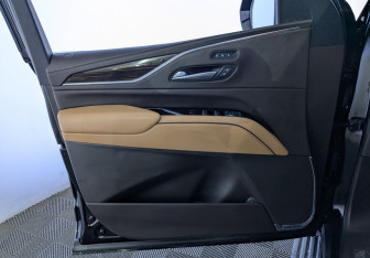 Подержанный автомобиль Cadillac Escalade Suv 2022 года (28 фото)