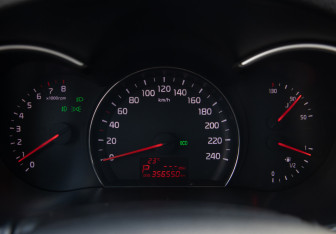 Подержанный автомобиль Kia Sorento 2013 года (9 фото)
