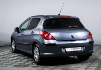 Подержанный автомобиль Peugeot 308 Hatchback 2011 года (7 фото)