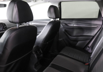 Подержанный автомобиль Skoda Karoq 2021 года (12 фото)