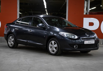 Подержанный автомобиль Renault Fluence 2010 года (3 фото)