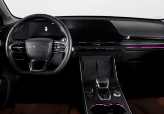 Подержанный автомобиль Omoda C5 2023 года (12 фото)