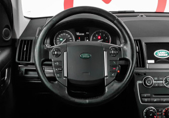Подержанный автомобиль Land Rover Freelander 2014 года (11 фото)