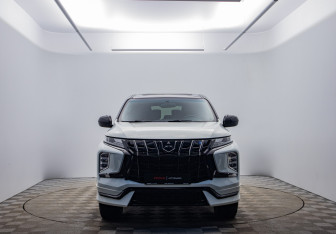 Подержанный автомобиль Mitsubishi Montero Sport 2022 года (2 фото)