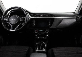 Подержанный автомобиль Kia Rio Sedan 2021 года (8 фото)